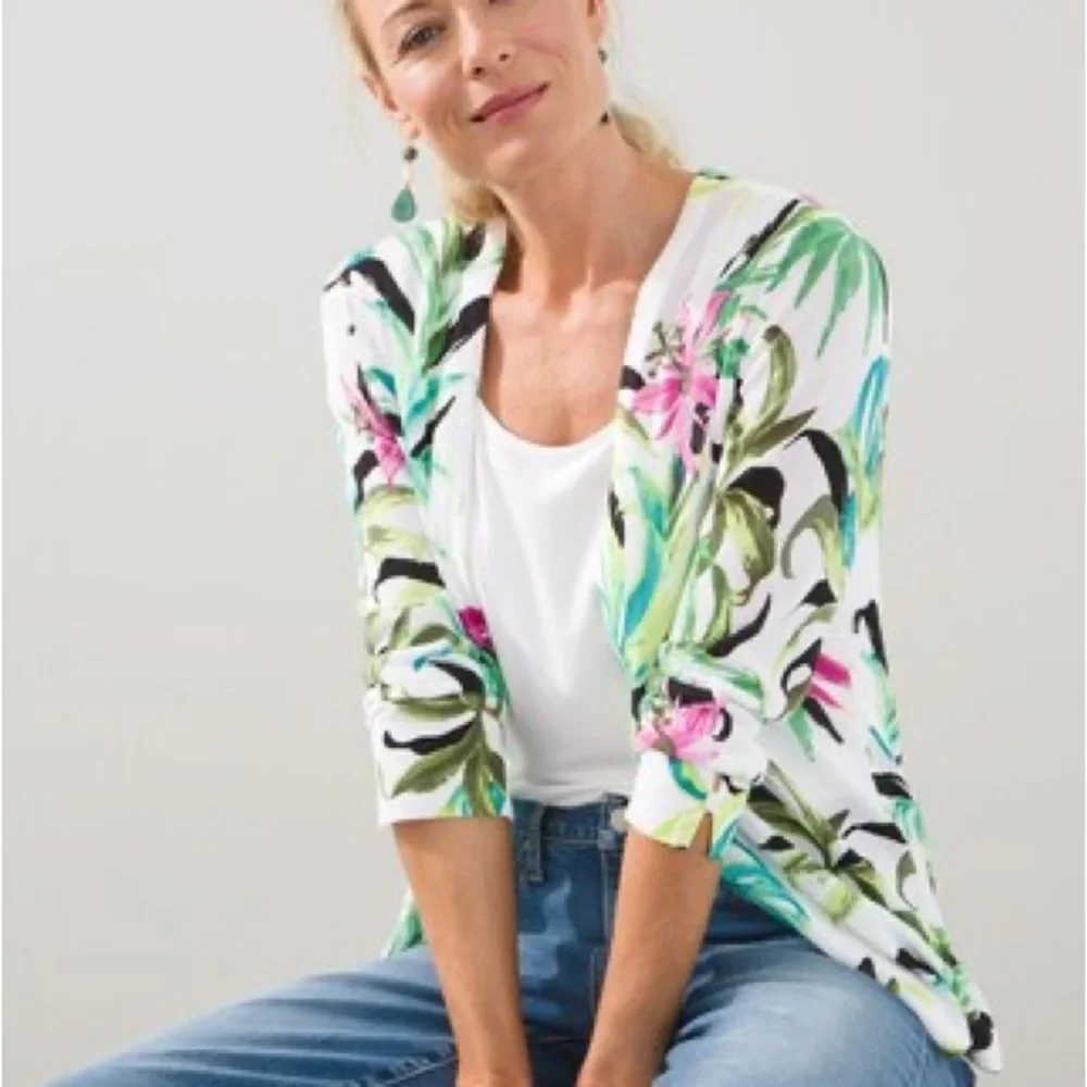Chico’s 4 Summer Romance Topper